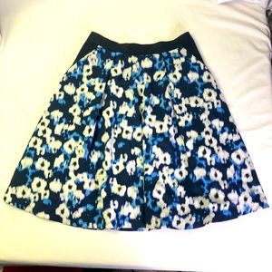 Ellen Tracy Floral Midi Skirt 6 Flare Lined Blue Stretch Summer Colorful Pleated